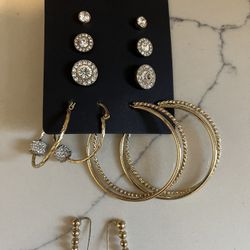 Set of earrings