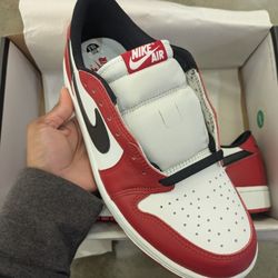 Jordan 1 Low Retro OG Chicago Shoe Size 10.5