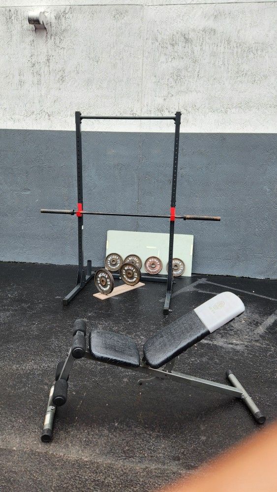 $160 ‼️Weight Plates Pounds 200 + Pull Up Tower+Bar+Bench
Delivery for extra