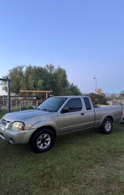 Nissan Frontier Extended Cab Pickup Truck
