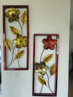 Large Wall Clock & Metal Floral Wall Art