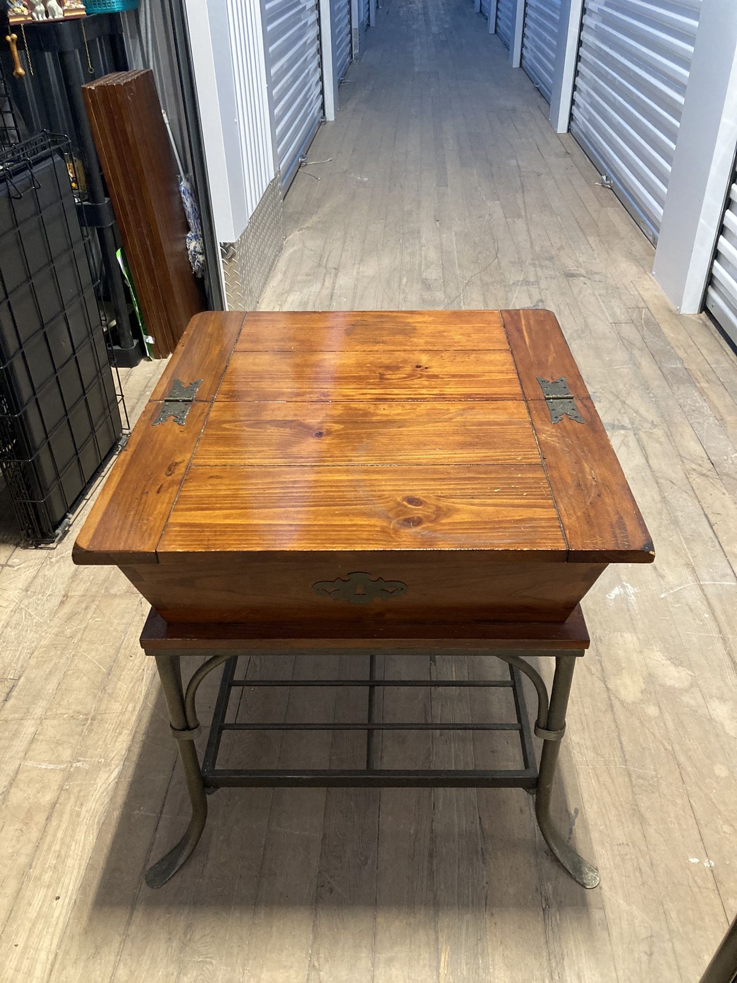 Coffee/end Table With Storage