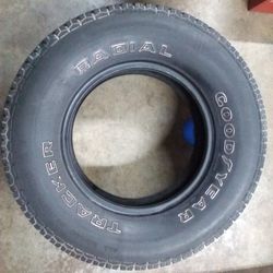 Tire * LT235/75R15 (235 75 15) * Goodyear * Tracker * Radial