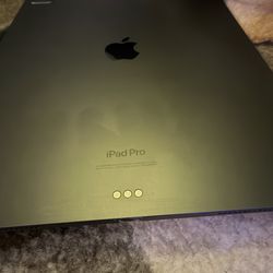iPad Pro 13-inch (M4) - 256GB - Space Black - Like New