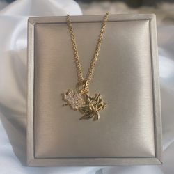Gold unfading fashion temperament double maple leaf pendant