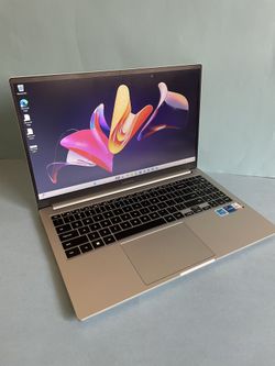 Samsung Galaxy Book Laptop 15.6” Touch Screen Intel i7 11th Generation 16GB 512GB Graphic card 4GB
