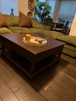 Large Solid Wood Lift-Top Coffee Table – $175
