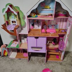 BARBIE TREE HOUSE 