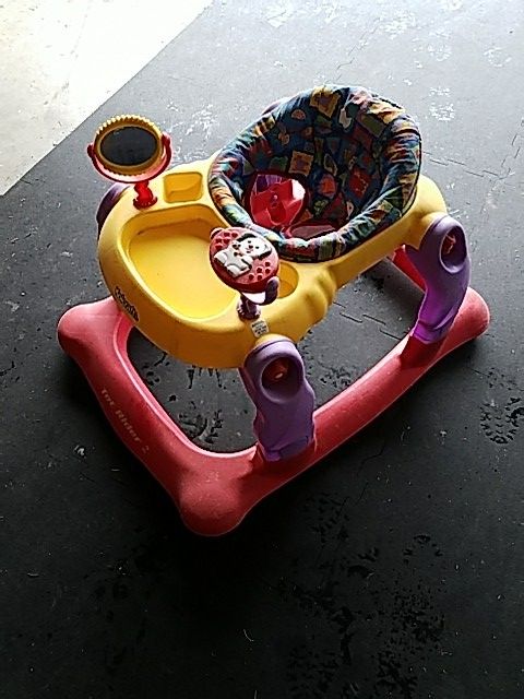 Baby walking trainer