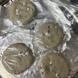 Oreo Cookies And Cream 2 Cookies For $1.50