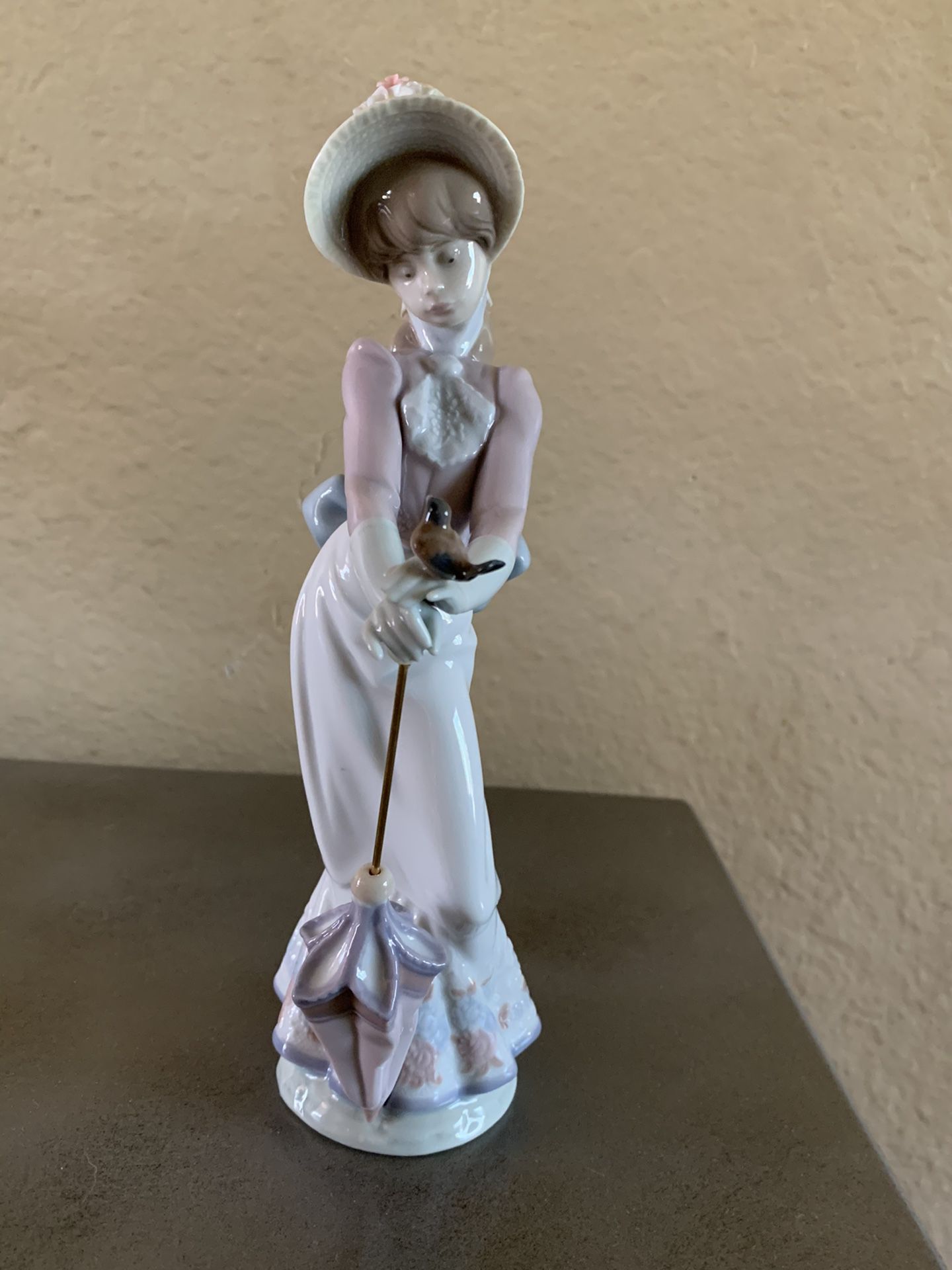 Lladro Garden Song #07618 Retired Figurine 8.75”