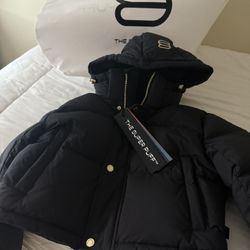 ARITZIA SUPPER PUFFER GOLD EXTRA SHORTY