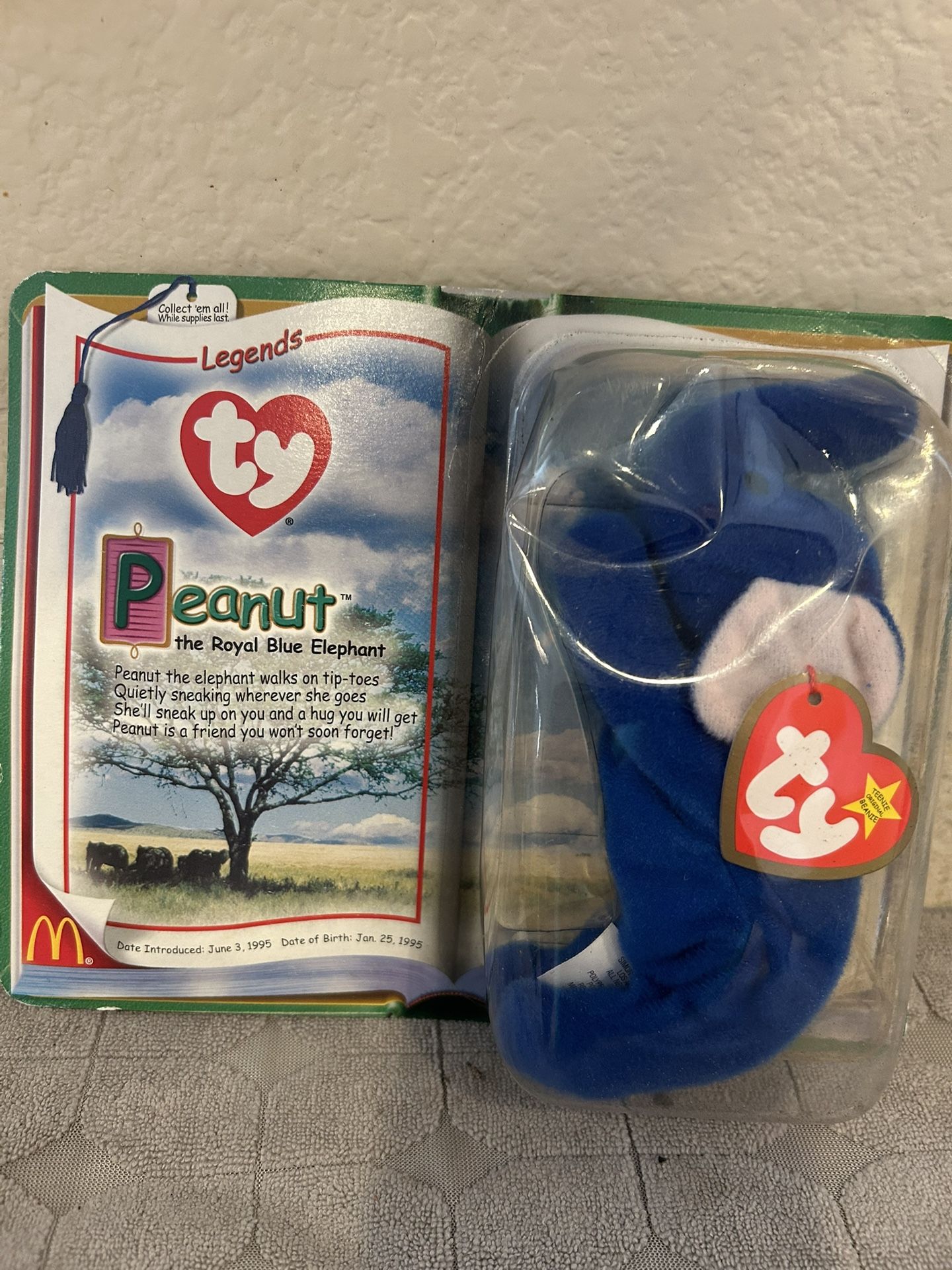 TY PEANUT The Royal Blue Elephant 1995 McDonalds Beanie Baby RARE RETIRED And SEALED