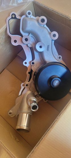 2014----2022 Jeep Cherokee /Chrysler 200 engine water pump