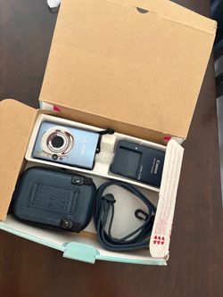 Canon Compact Digital Camera with Accessories