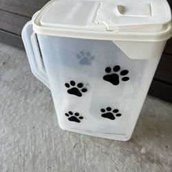 Small Pet Food Storage Container