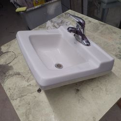 Porcelain bathroom sink