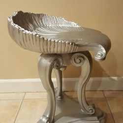 Venetian Grotto Clamshell Stool