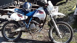 Photo 1999 Suzuki 250 dr