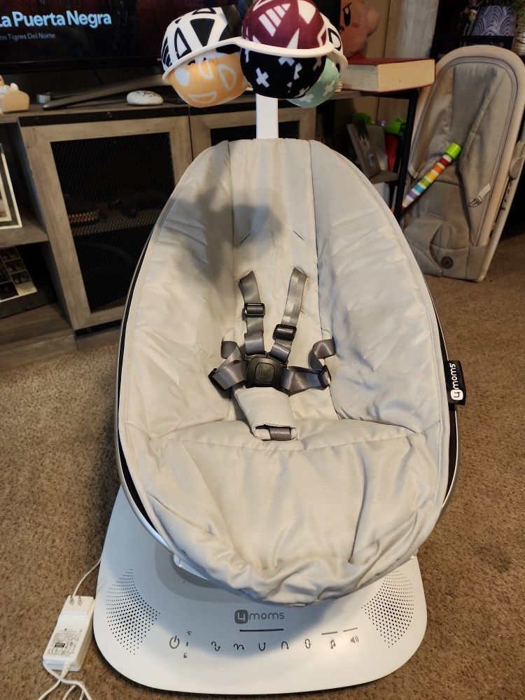 4moms mamaRoo® multi-motion baby swing In Gray