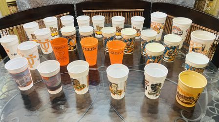 30pcs Of Vintage Tennessee Volunteers Stadium Cups($45 OBO)