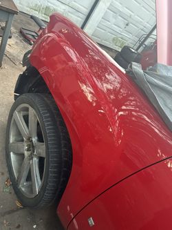 Left And Right Fender Off  A 2008 GMC. Sirr