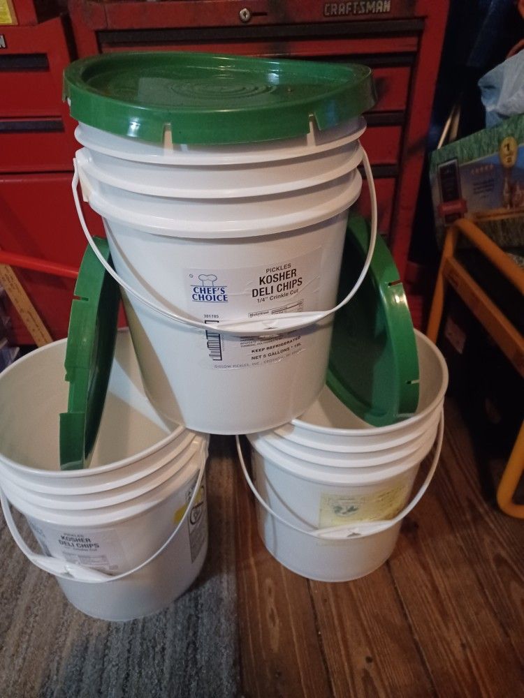 Sturdy 5 Gallon Buckets With Lids