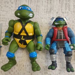 Playmates TMNT Giant Leonardo (1990) and Giant Movie III Samurai Figure (1993)