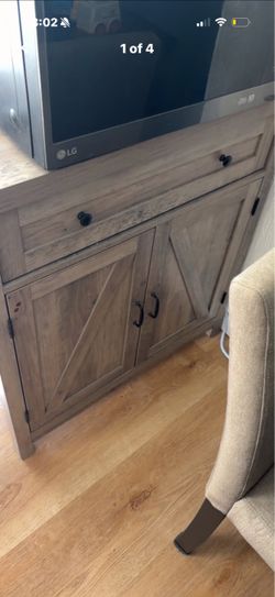 Kitchen storage cabinet