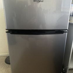 Mini Fridge With Freezer