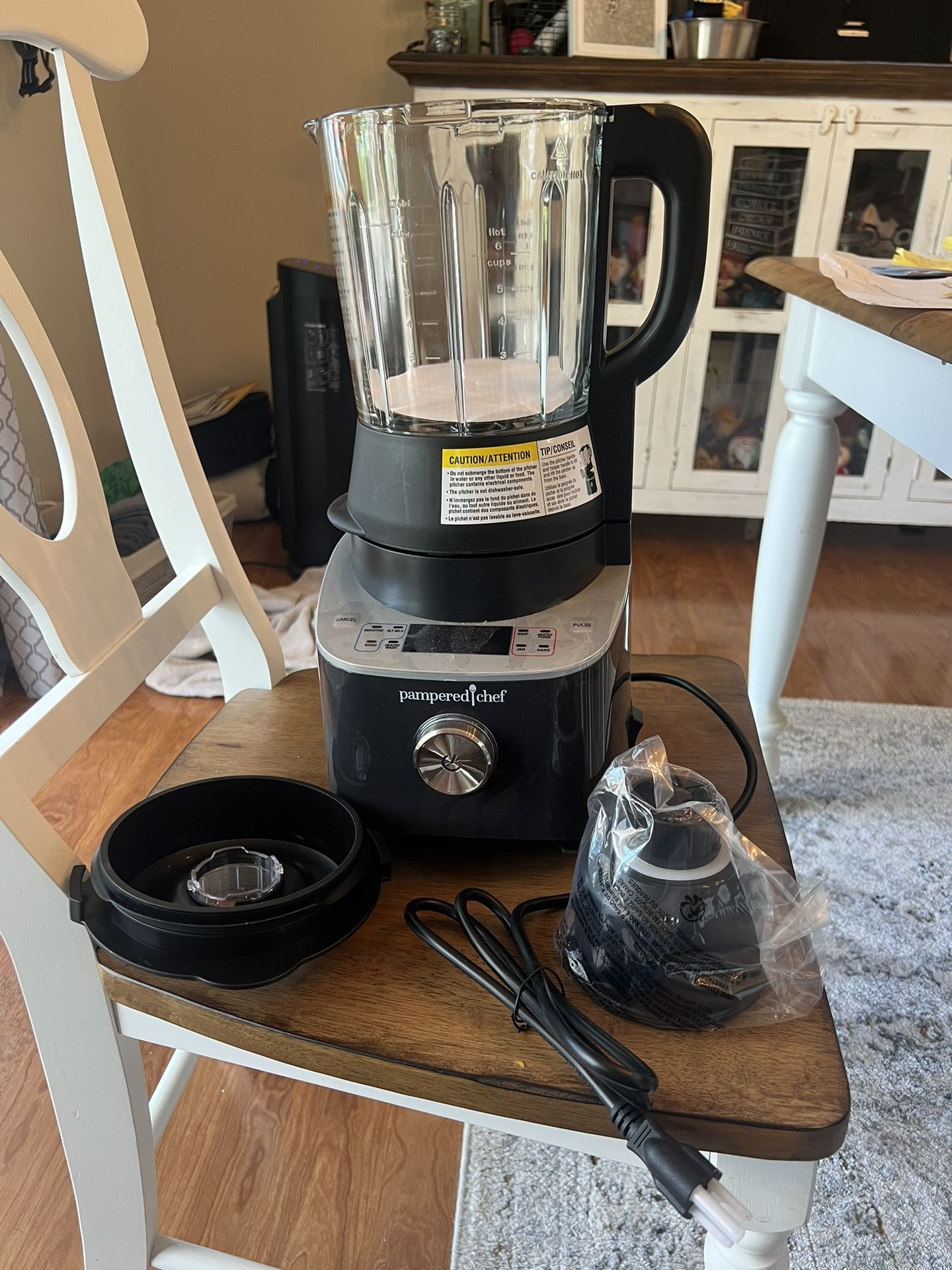 Brand New Pampered Chef Blender