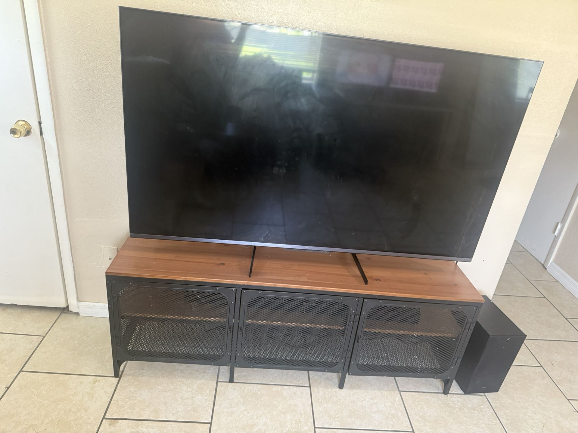 TCL 65” Tv 