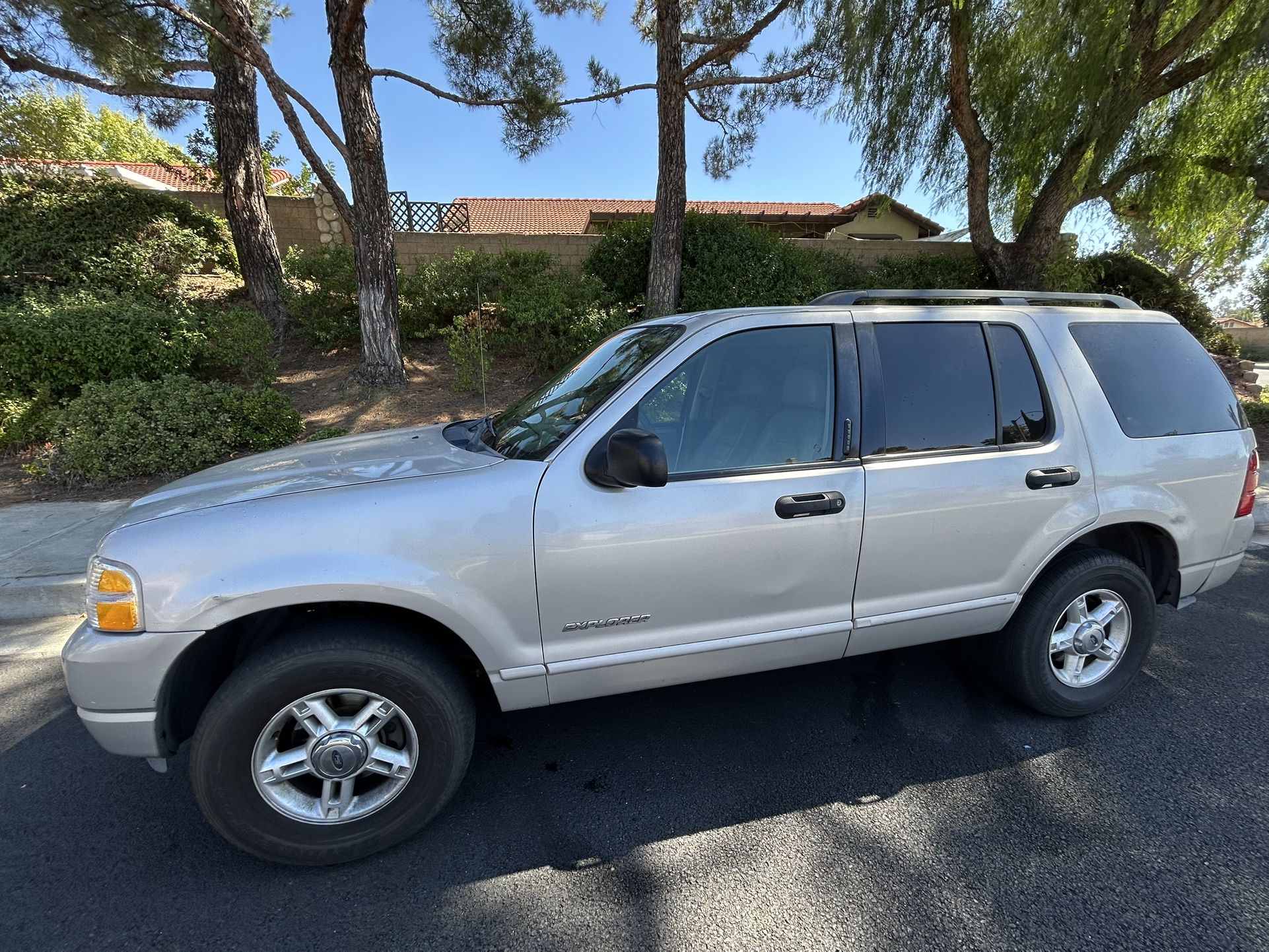 2004 Ford Explorer