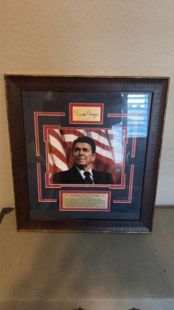 Ronald Reagan autograph picture brand new