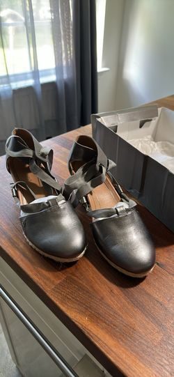 VIONIC Katelyn Metallic Pewter Wedge sandal