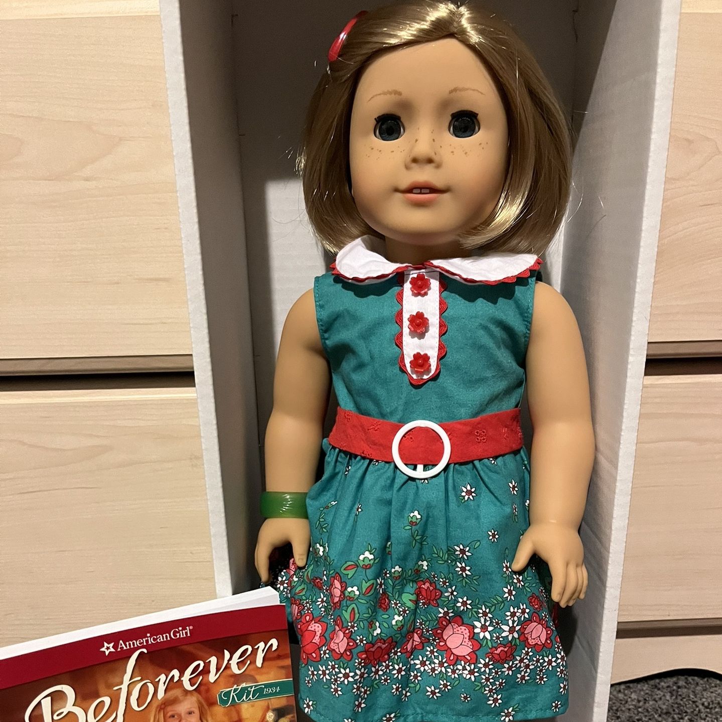 AMERICAN GIRL DOLL KIT KITTREDGE- DOLL COMES IN ORIGINAL PACKAGING WITH  ORIGINAL OUTFIT AND BOOK for Sale in Chester, NY - OfferUp