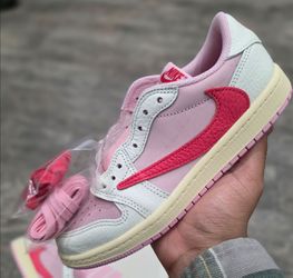 Travis Scott Jordan 1 Low TROPICAL PINK