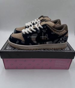 Travis Scott sb dunk low