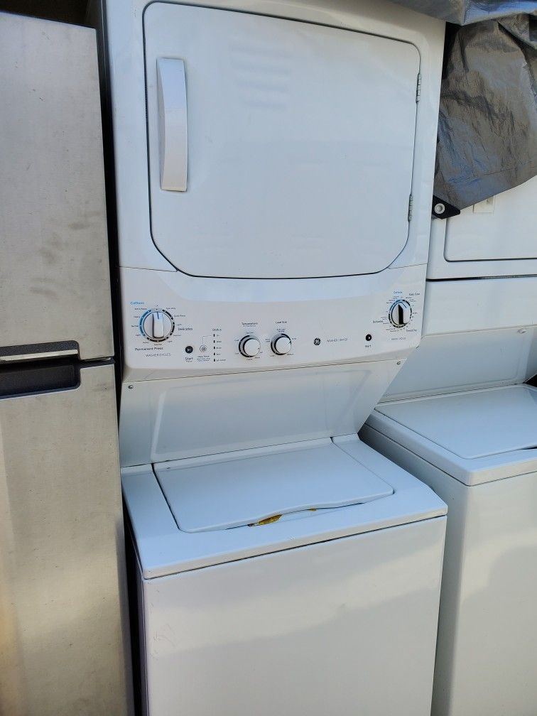 Newer Style GE 27 Stacked WASHER DRYER ELECTRIC 220V