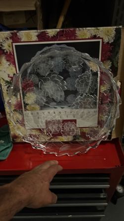 CRYSTAL GLASSWARE PLATTER