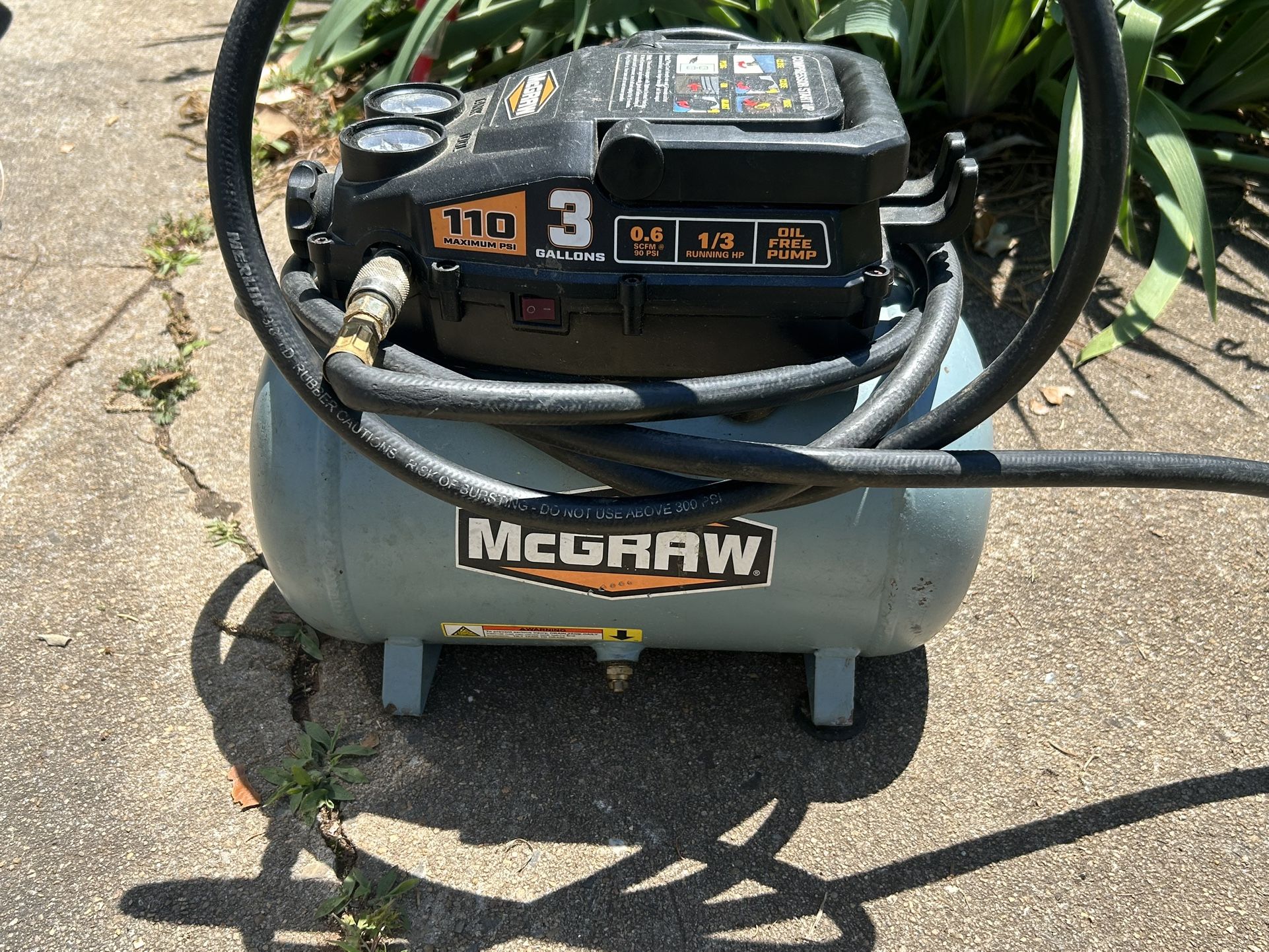 McGraw 57572 3 Gallon 110psi Oil-Free Portable Air Compressor