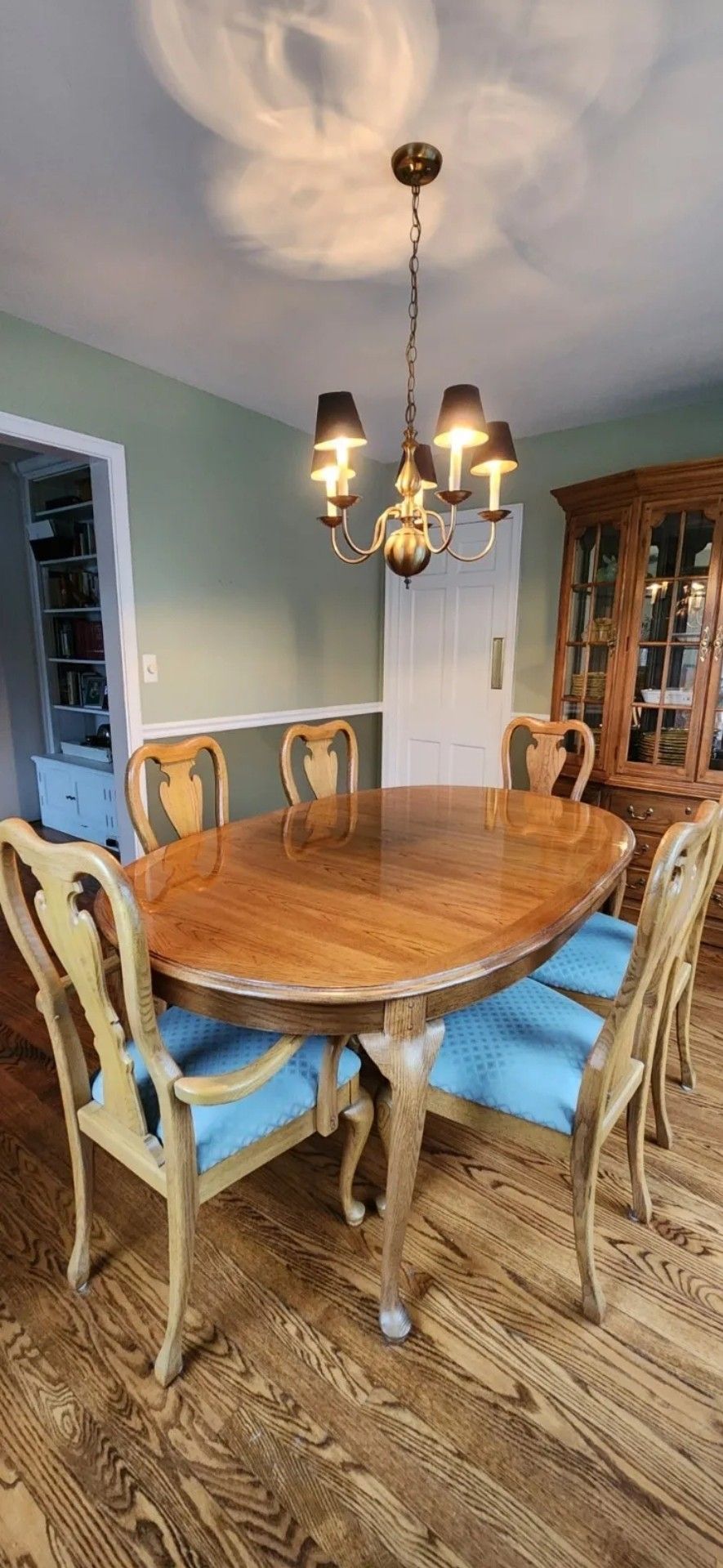 Thomasville Windsor Court Oak Dining Room Set - Excellent Condition