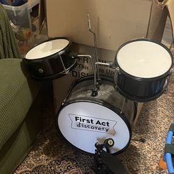 🎶 First Act Discovery Kids Drum Set – Black