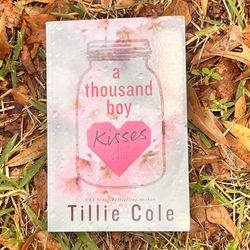 Romance Book—a Thousand Boy Kisses 
