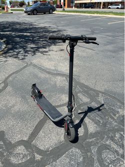 SISIGAD HY-B15 Adult 300W Electric Scooter &charger MSRP $319 Only 69 Miles