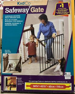 Brand *NEW* Metal stairway swing gate 