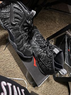 All Black Phoamposits