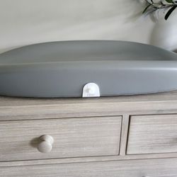 Hatch Smart Changing Table And Scale