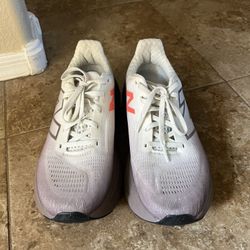 Like New Women’s New Balance Shoes