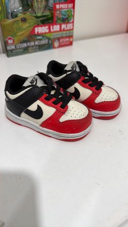 Used Nike dunks